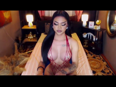 HugeCockSelena