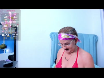 MatureBlonde