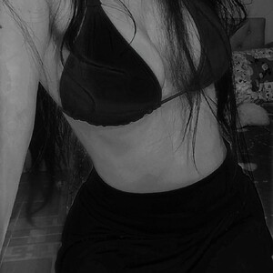 Amy_Bloom18 avatar