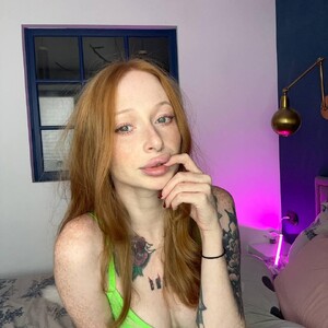 Anna_Meow avatar