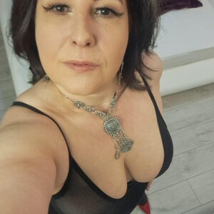 AryaEve avatar