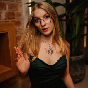 BlondieMuse_ avatar