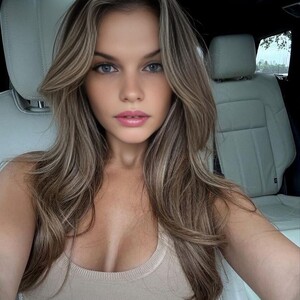 ChristinaWave avatar