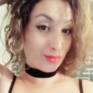CurlyAna avatar