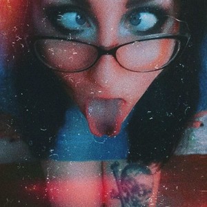 HelenRed avatar