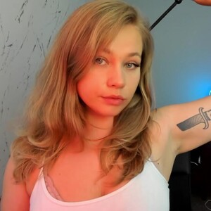 Holly_XXX avatar