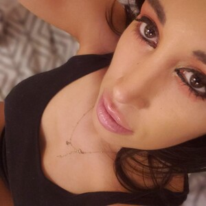 Jaslene_25 avatar