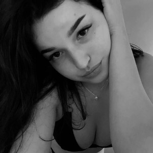 LOVELYLilyy avatar