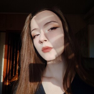 Lizziluxury avatar