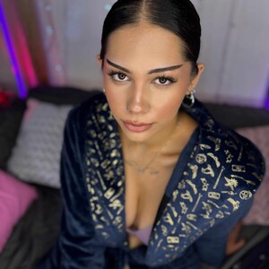 LoraShines avatar