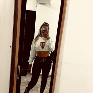 Nicole___19 avatar