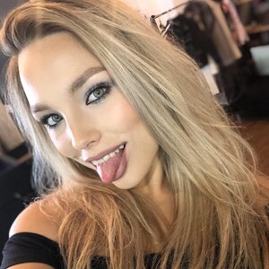 SabrinaGolden avatar