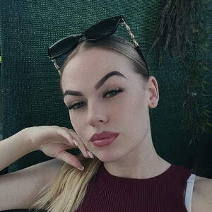 SnowBarbiee avatar
