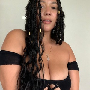 dreamyriri avatar